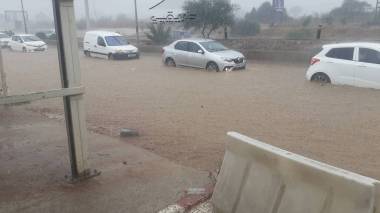 أمطار الخريف تغرق عدة طرقات بالجزائر