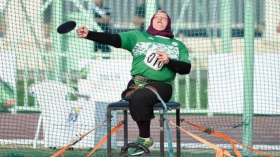 “منحوني 10 ملايين لا تكفي لشراء بدلة.. وكل ما أريده سكنا لعائلتي”