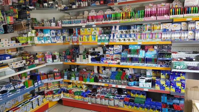 تنافس على تسويق المآزر والأدوات المدرسية وتراجع للأسعار