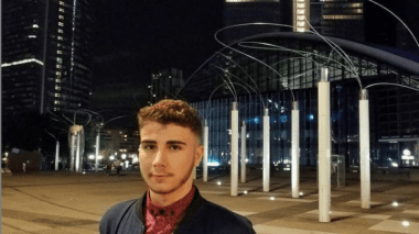 En Images: le 3e meilleur bachelier d’Algérie débarque en France