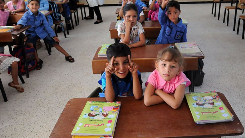 تلاميذ يبدأون الموسم الدراسي من دون كتب!