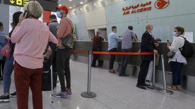 مغتربون يطلبون تخفيض سعر التذاكر للعودة إلى الوطن