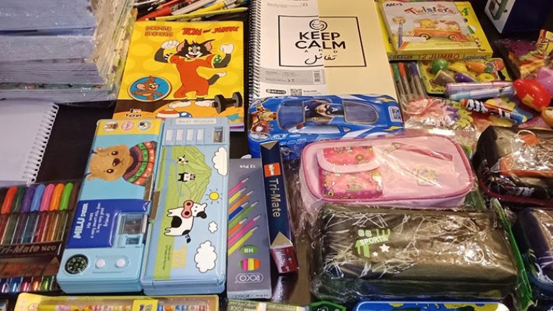 أساتذة يشترطون أدوات مدرسية من علامات عالمية!