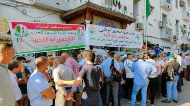 VIDEO: Baadji montre ses muscles a ses détracteurs