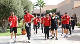 اللاعبون الجزائريون الذين كُلّفوا بِترويض “الخيول” البوركينابية