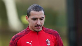 المدرب بيولي: بن ناصر أحد ركائز ميلان الجديد أوروبيا