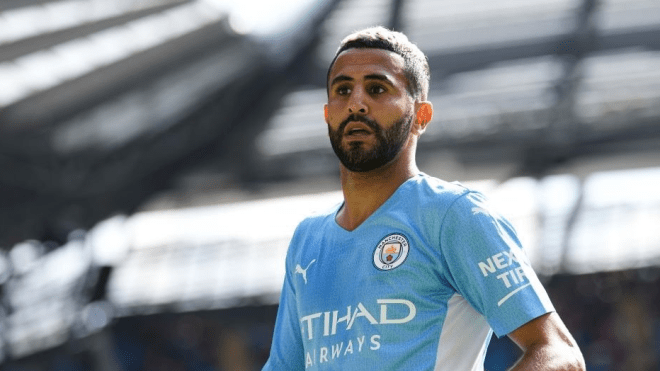 محرز يُهدي التأهّل لـ “الأزرق السّماوي”