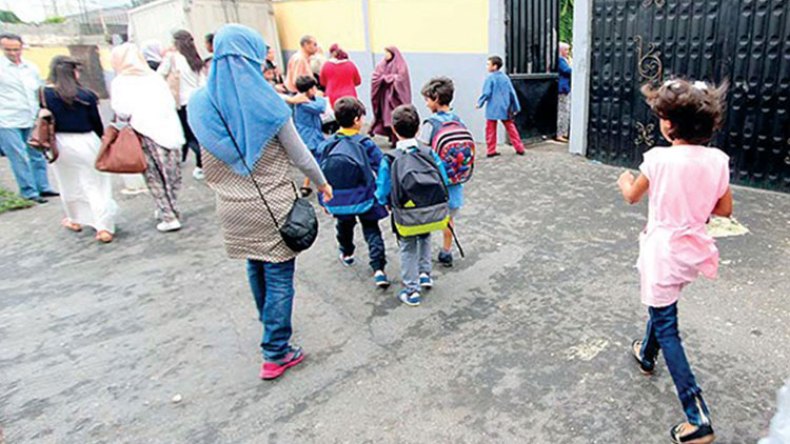 دخول مدرسي على وقع الاحتجاجات والفيضانات