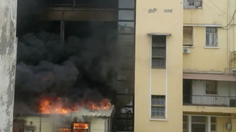 استلام المدارس المحترقة قبل 18 سبتمبر الجاري