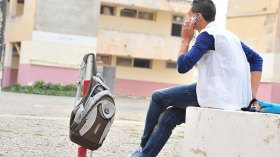 حرب على الملابس الفاضحة والتسريحات الغريبة في المدارس!