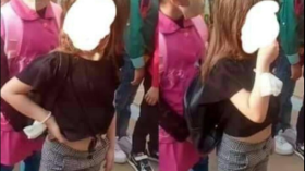 جدل كبير حول ملابس تلميذة ومعلمة وهمية متهمة بالتشهير!