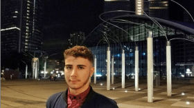 بالصور.. أحد نوابغ البكالوريا يغادر الجزائر لاستكمال الدراسة بفرنسا