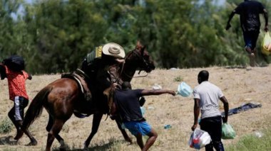 Migrants haïtiens refoulés: Biden promet “des conséquences” pour ces actes “scandaleux”