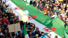 مراجعة قانونية عميقة لتأطير التجمعات والتظاهرات