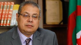 الجزائر ملتزمة بتعزيز الحوار بين الليبيين