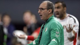 بورت يؤكد للوزارة رفضه المواصلة مع “الخضر” ويطالب بأجر 8 أشهر