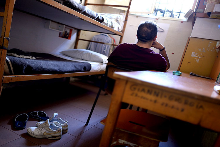 Over 450 Algerians in Italian Prisons