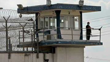 سجن جلبوع وجهٌ قذر لحقيقة الكيان الصهيوني العنصري