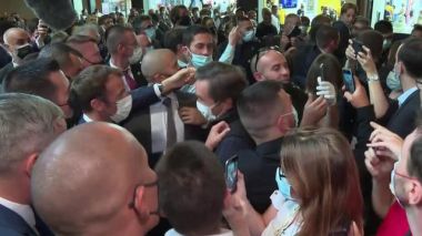 Lyon: Macron victime d’un jet de projectile