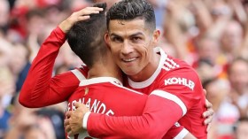 مثل الأيام الخوالي.. رونالدو يبدع في الأولد ترافورد