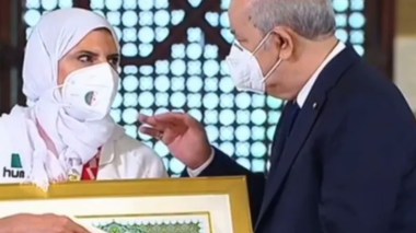 Le président Tebboune rend hommage aux athlètes paralympiques médaillés