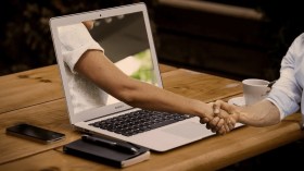 هاشتاج “كن أنت الإعلام البديل”.. منابر للفتنة والتعدي على المهنية والضمير