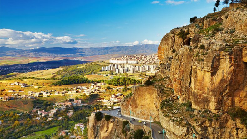 منع الرحلات والمخيمات خارج إطار الوكالات السياحية