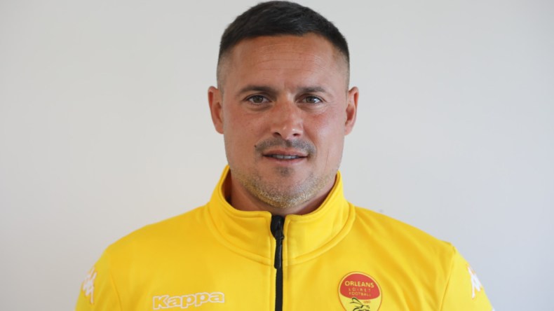 زياني: لم أُوقّع أيّ عقد وكلّي تفاؤل بِعودة “الكناري” إلى سكّة التتويجات