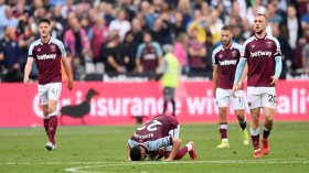 بن رحمة يهزّ شباك مانشستر يونايتد