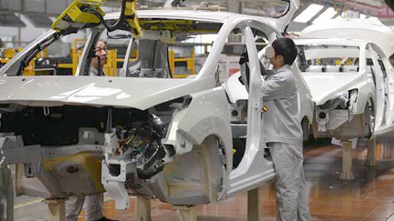 مصانع عالمية للسيارات طلبت دخول الجزائر.. وتجربة “نفخ العجلات” لن تتكرّر!