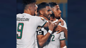 حادثة “ركلة الجزاء”.. هكذا رد محرز على خلافه مع بونجاح!