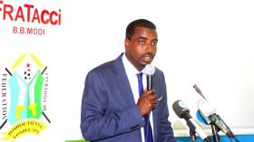 الأدب الفرنسي يصلح لِمُغازلة الفتيات فقط يا رئيس اتحاد الكرة الجيبوتي!