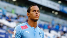 زفان يتبرّع ماليا لِحماية وعلاج القطط والكلاب!