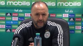 بالفيديو.. بلماضي ينصرف غاضبا بسبب الفوضى