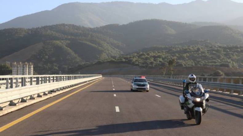 غلق الطريق السيار شرق غرب الجمعة لمدة ساعة ونصف!