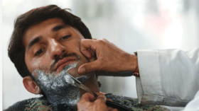 طالبان تحظر حلق اللحى والموسيقى في الصالونات