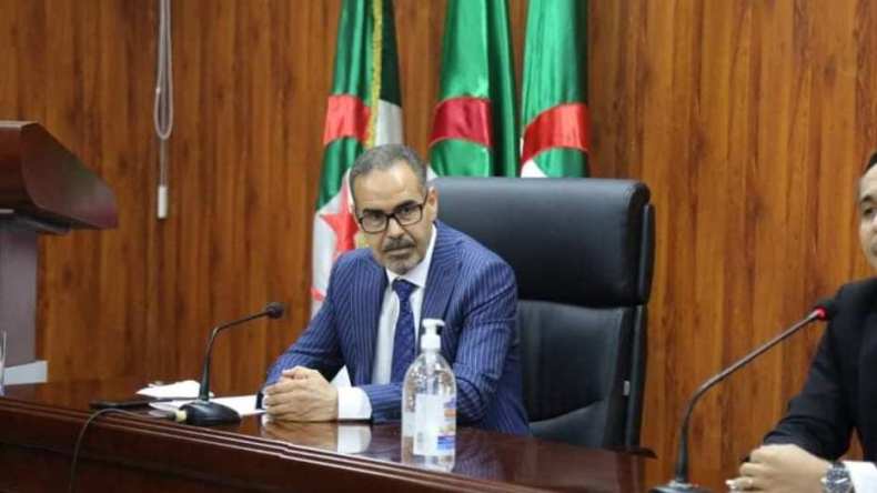 الوزير سبقاق يعد أنصار مولودية وهران بإيجاد حل لكل مشاكل الفريق