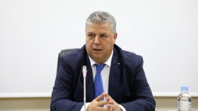 عمارة: الجزائر سعيدة باحتضان الكاميرون لكأس أمم افريقيا