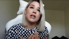 بالفيديو.. يوتيوبر جزائرية تزعم رؤية الرسول في المنام تثير الجدل!