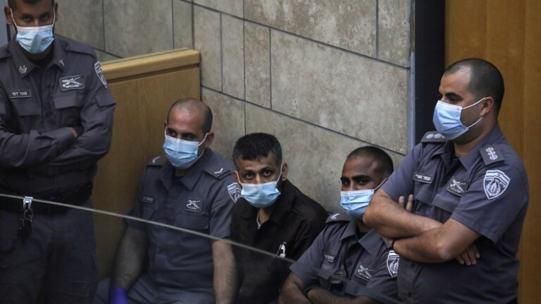 أحد أسرى “نفق الحرية” يبدأ معركة الأمعاء الخاوية