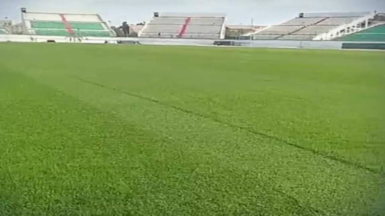 أرضية “تشاكر” في تحسن قبل أسبوعين عن مباراة بوركينافاسو