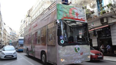 المتحف المتنقل.. حافلات ملكية تجوب شوارع الجزائر العاصمة بمناسبة عيد الثورة