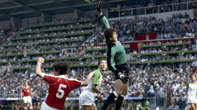 الحارس مهدي سرباح أسطورة خيخون أول الراحلين