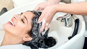 الصابون والشامبوان وجل دوش.. كيف تختارينها بحسب بشرتك