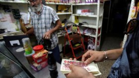 مصنعون وتجار يتسابقون في الزيادة في الأسعار