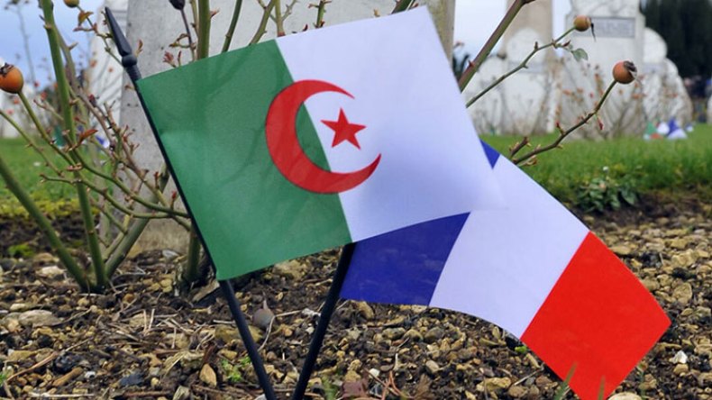 الجزائر تخفض التمثيل الدبلوماسي في ندوة باريس