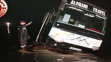 Oum El Bouaghi: les passagers d’un bus encerclé par les eaux sauvés in extremis