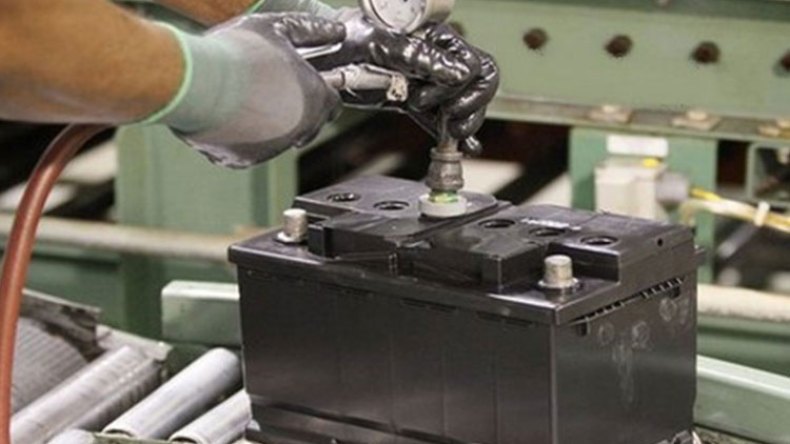 غلق 14 مصنعا وتسريح 5 آلاف عامل وضياع 240 مليون دولار!