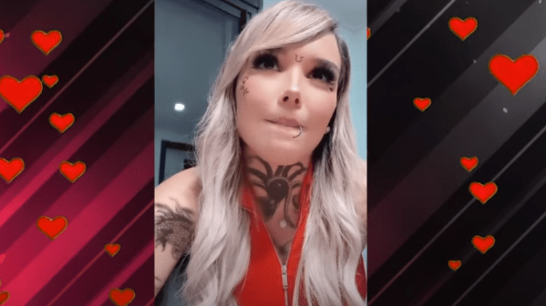 Mounia Benfeghoul: “Si le tatouage était halal, je me recouvrirais entièrement le corps”