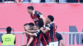 عطال وديلور يقلبان الطاولة على وجه ليون!